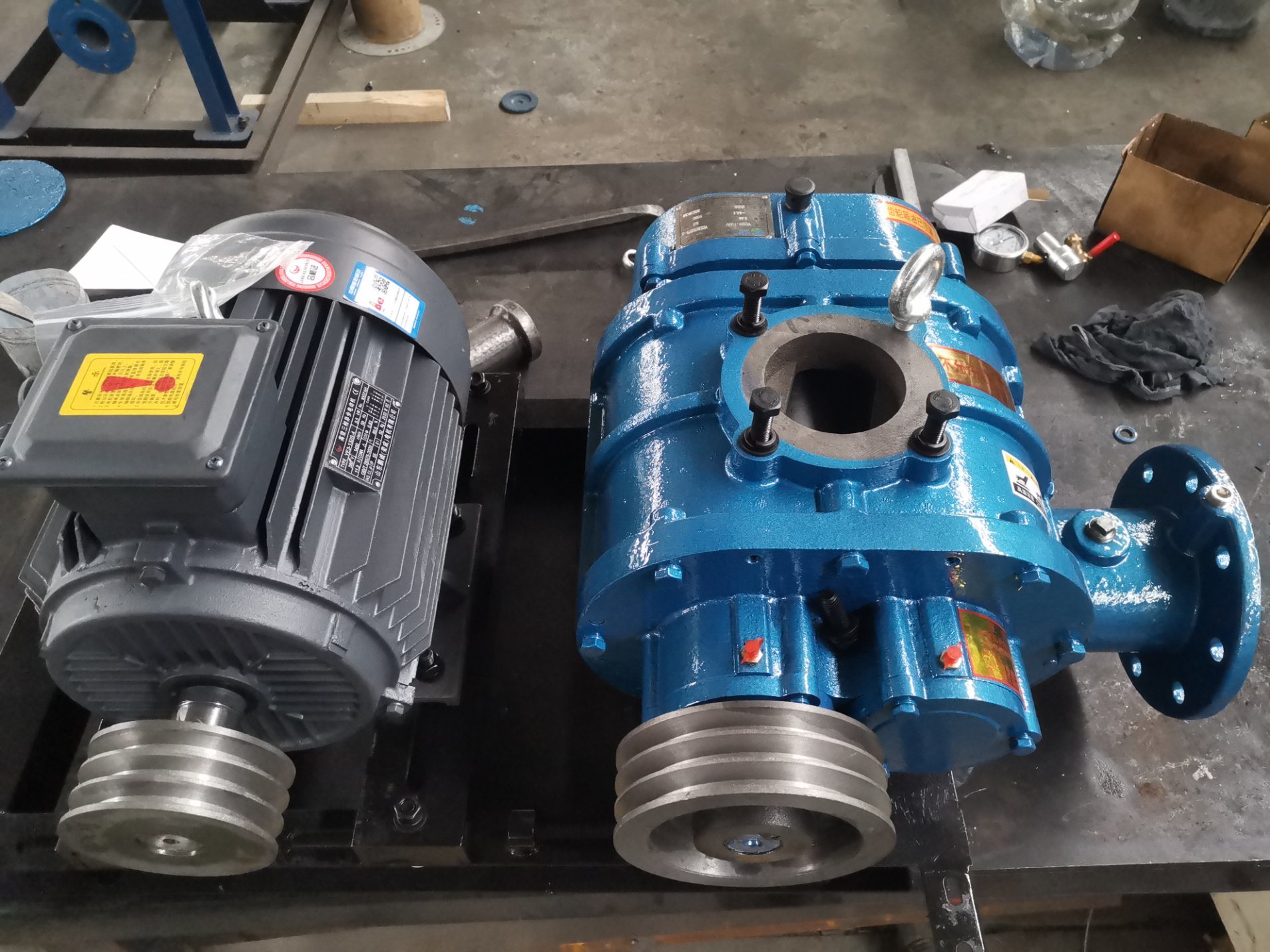 Air Cooling High Pressure Roots Blower: Kupititsa patsogolo Magwiridwe Antchito ndi Mphamvu Zamagetsi mu Ntchito Zamakampani